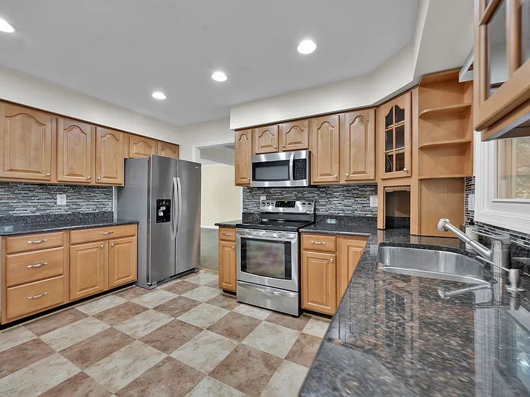 203 Markwood Dr — Photo 13