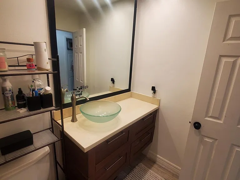 1910 Eastfield Dr — Photo 17
