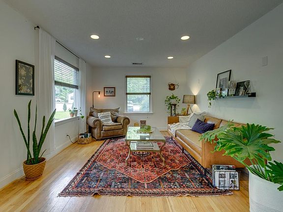 5th image of 2500 Woodyhill Dr