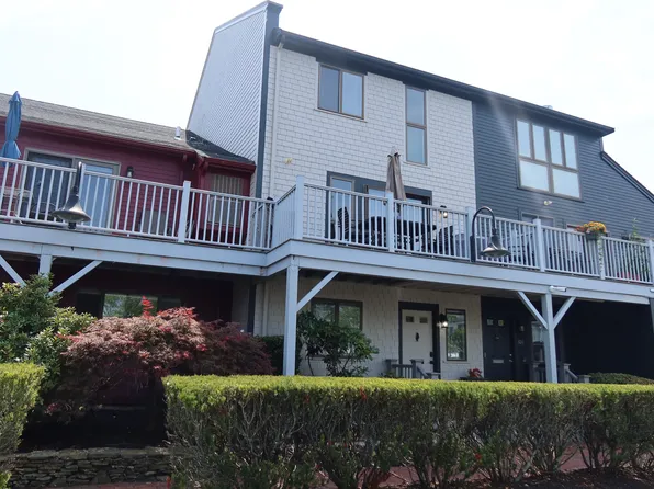305 Swans Wharf Row, Newport, RI 02840