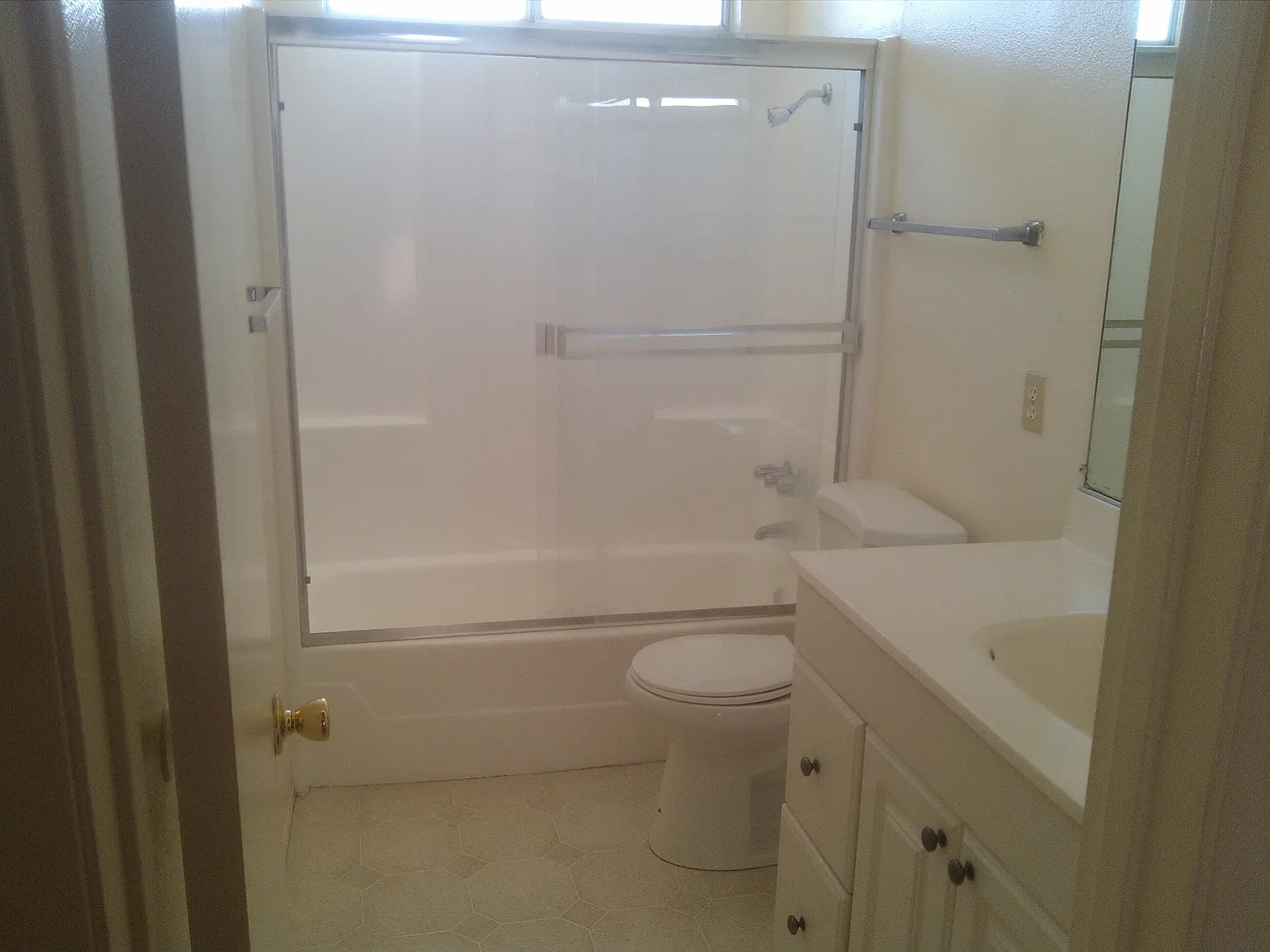 1 bed, 720 sqft, $2,300 — Photo 3