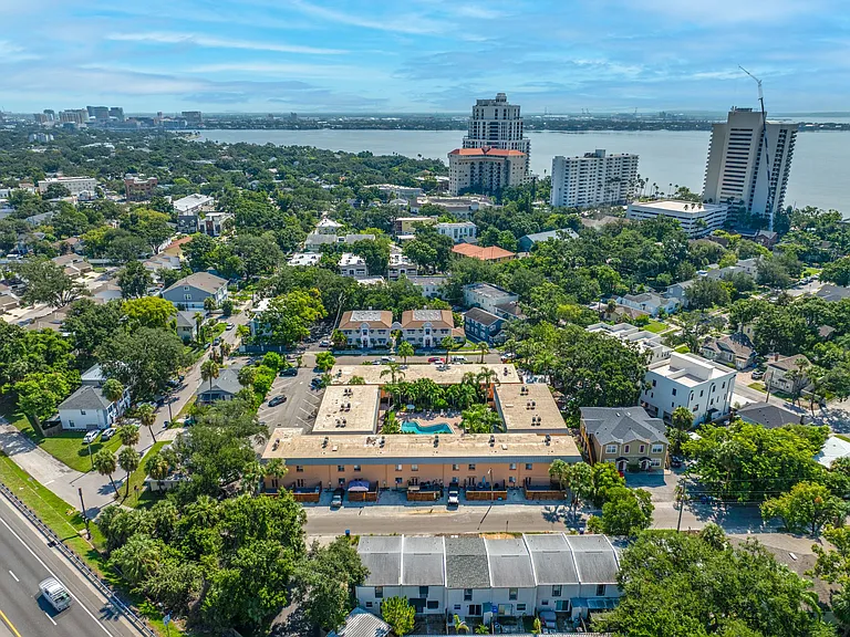 Bayshore Palms at SoHO — Photo 13