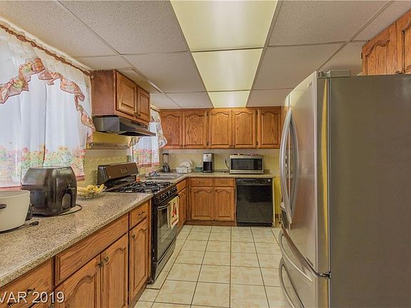 2nd image of 1001 Essex West Dr