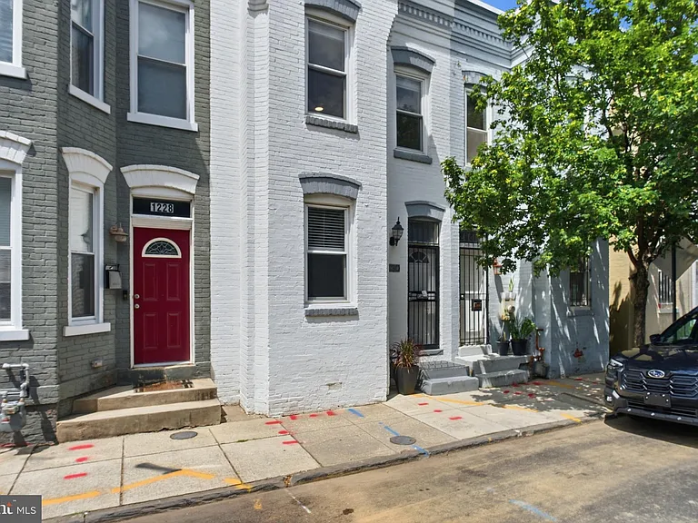 1230 Wylie St NE — Photo 2