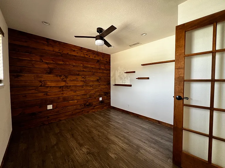604 Hudspeth St — Photo 11