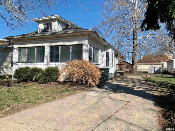 644 S 11th St, Pekin, IL 61554