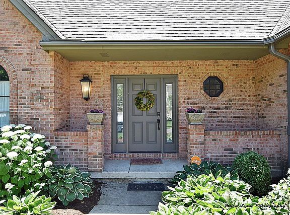 3rd image of 1616 Lois Ct