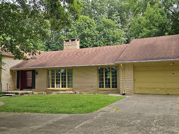3rd image of 124 Amelia Dr