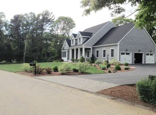 14 Cartway Ln, Falmouth, MA 02540