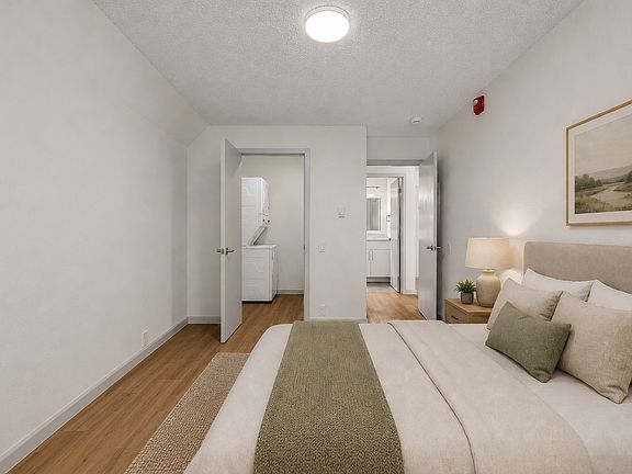 4th image of 5711 S 152nd St #310