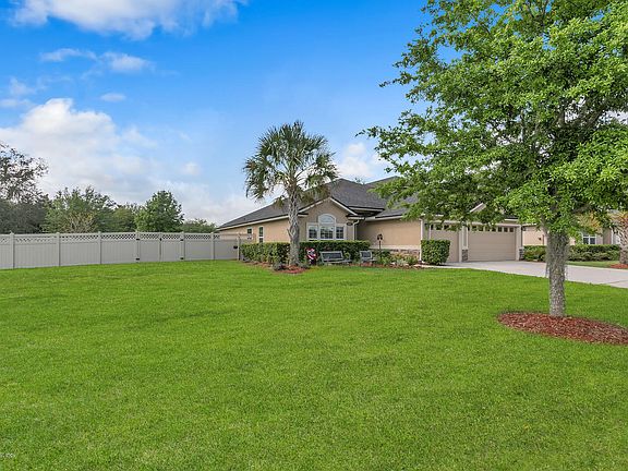 3rd image of 801 Wards Creek Ln