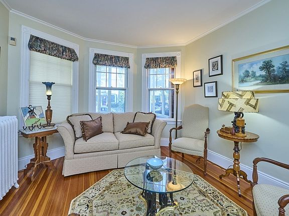 3rd image of 19 Brown Ave