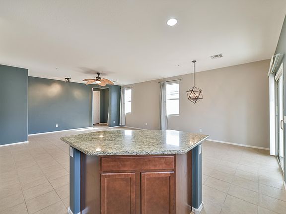 4th image of 578 Glenshire Ln