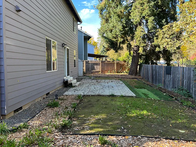 17815 SW Robert Ln — Photo 27