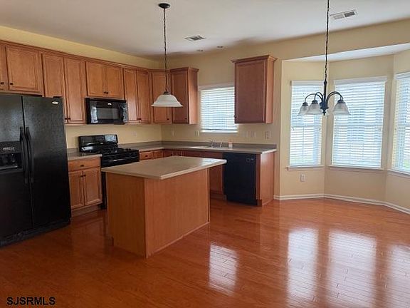 3rd image of 39 Poppy Rd