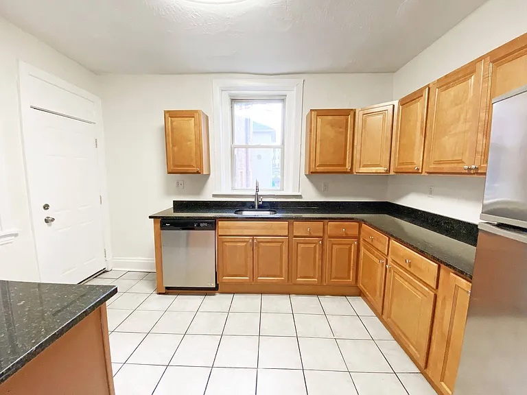 Holden Street Apartments — Photo 12