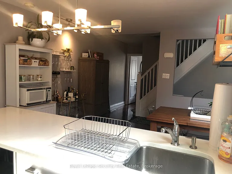 380 Crawford St #2 — Photo 7
