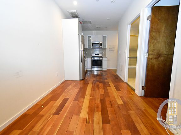 2nd image of 472 Marcus Garvey Blvd #1CC