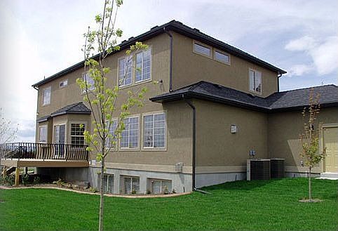 Large side yard