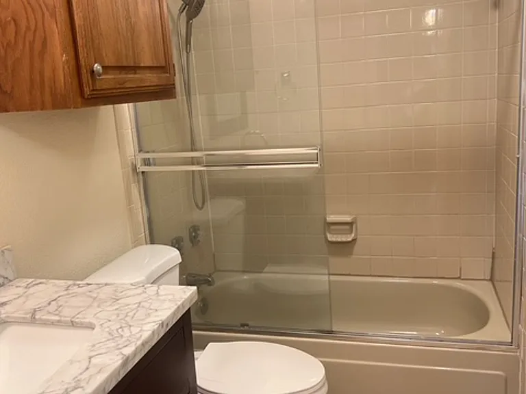 1901 Cloisters Dr #921 — Photo 21