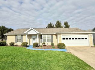 12 Cobblestone Blvd, Gas City, IN 46933