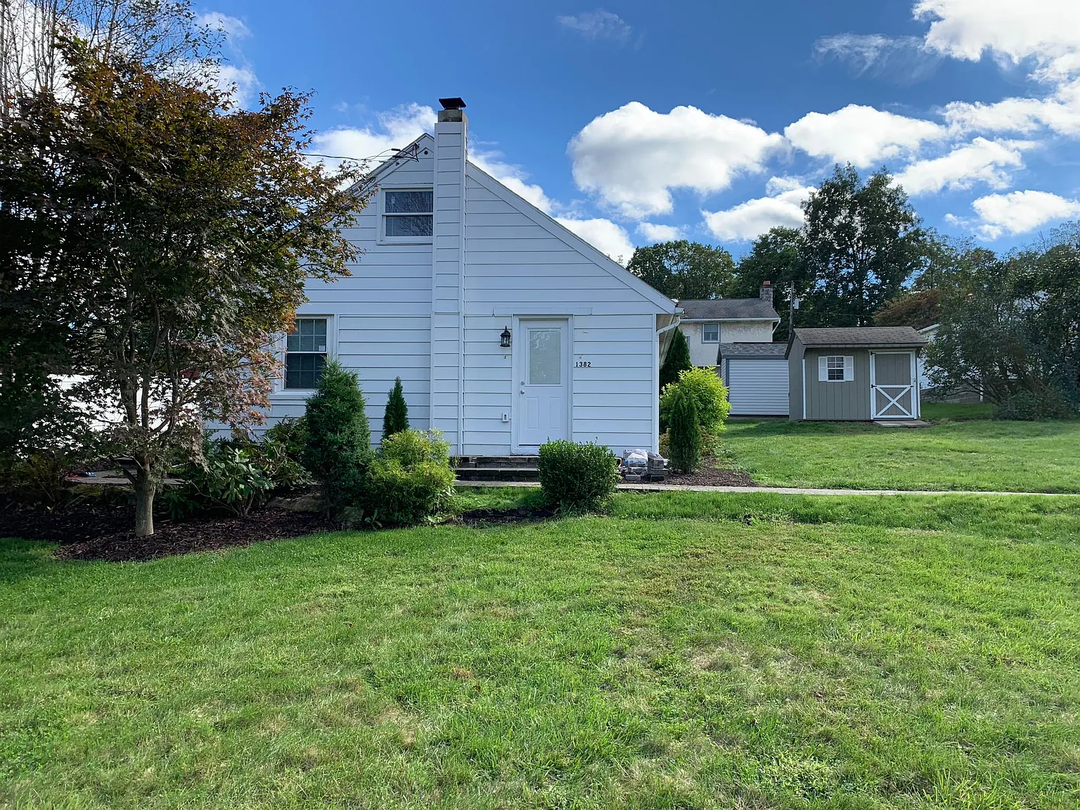 3 bed, 1142 sqft, $2,095 — Photo 3