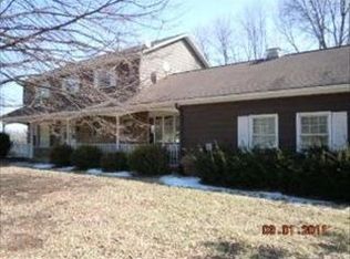 906 N Draper Rd, McHenry, IL 60050