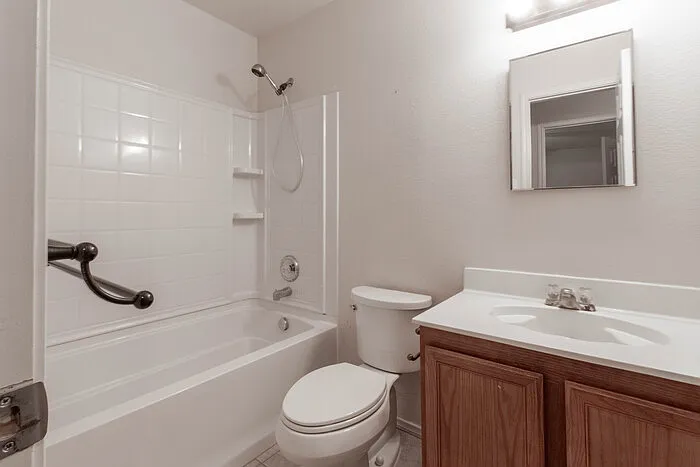 2405 Spruce Ct — Photo 9