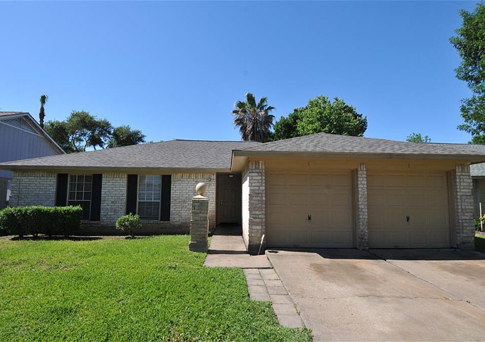 1st image of 17915 Autumn Hills Dr