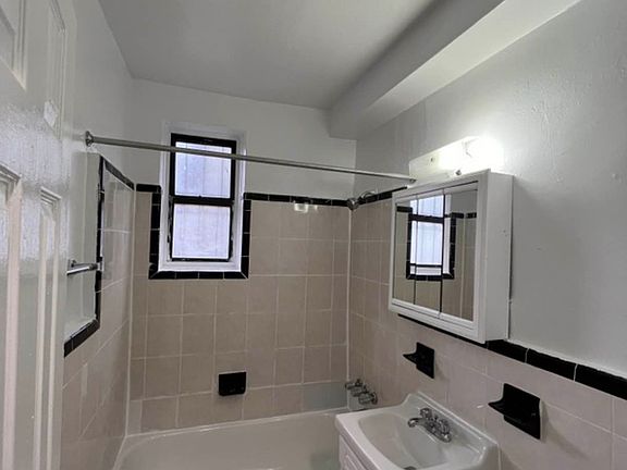5th image of 85-34 Forest Pkwy #2P