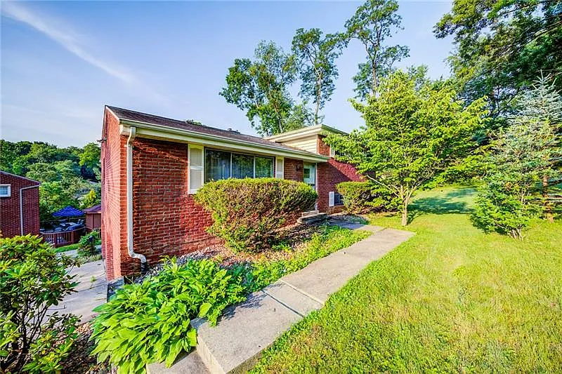 3504 Myrna Dr photo 1