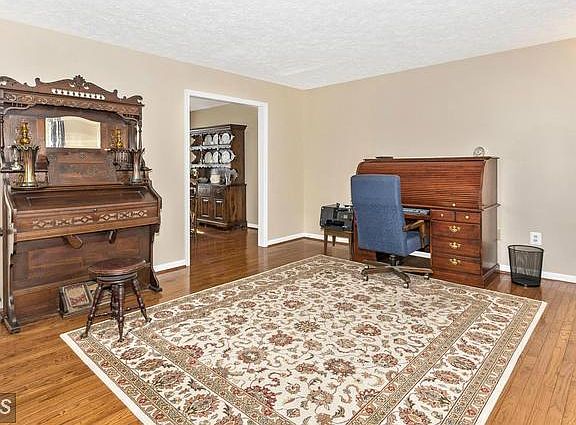 4th image of 10665 Finn Dr