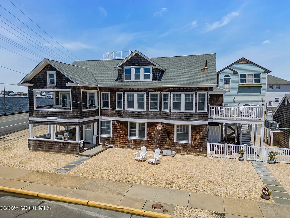 600 N Bayview Ave