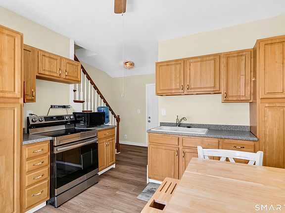 3rd image of 32 Jubilee Street