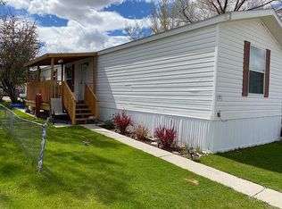 811 Daniel Boone Dr, Green River, WY 82935