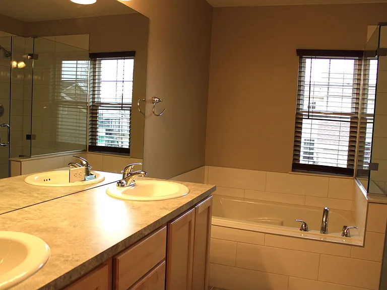 5250 Corbett Dr — Photo 9
