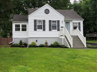 28 Sherwood Dr, Nanuet, NY 10954