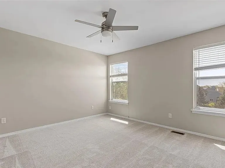 605 Thornridge Dr — Photo 10