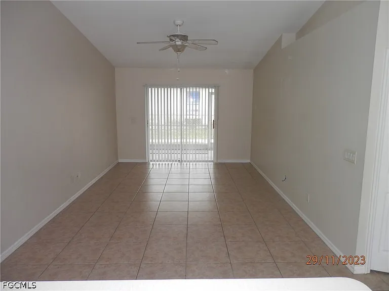 2410 NE 6th St — Photo 8