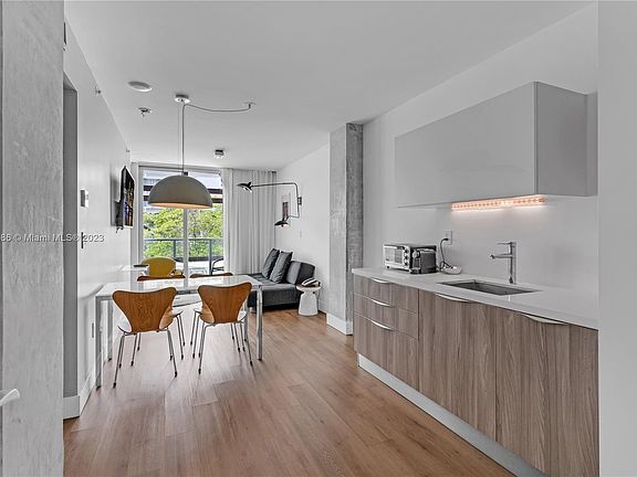 4th image of 1215 West Ave #302