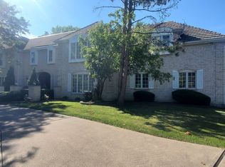 302 Ottawa Ln, Oak Brook, IL