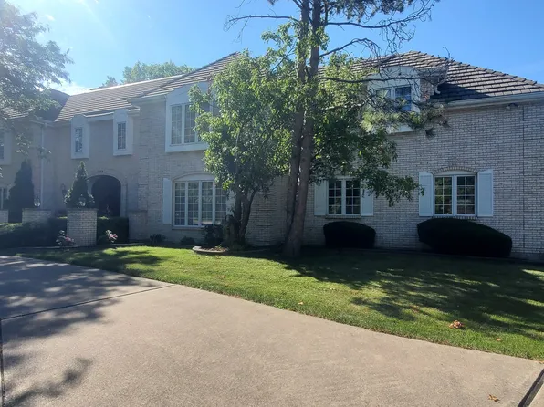 302 Ottawa Ln, Oak Brook, IL 60523