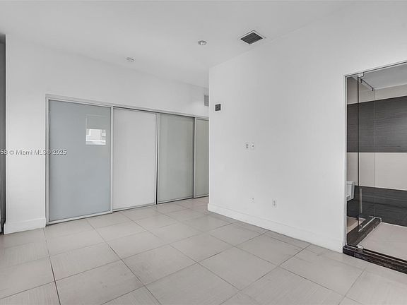 4th image of 229 8th St #229C