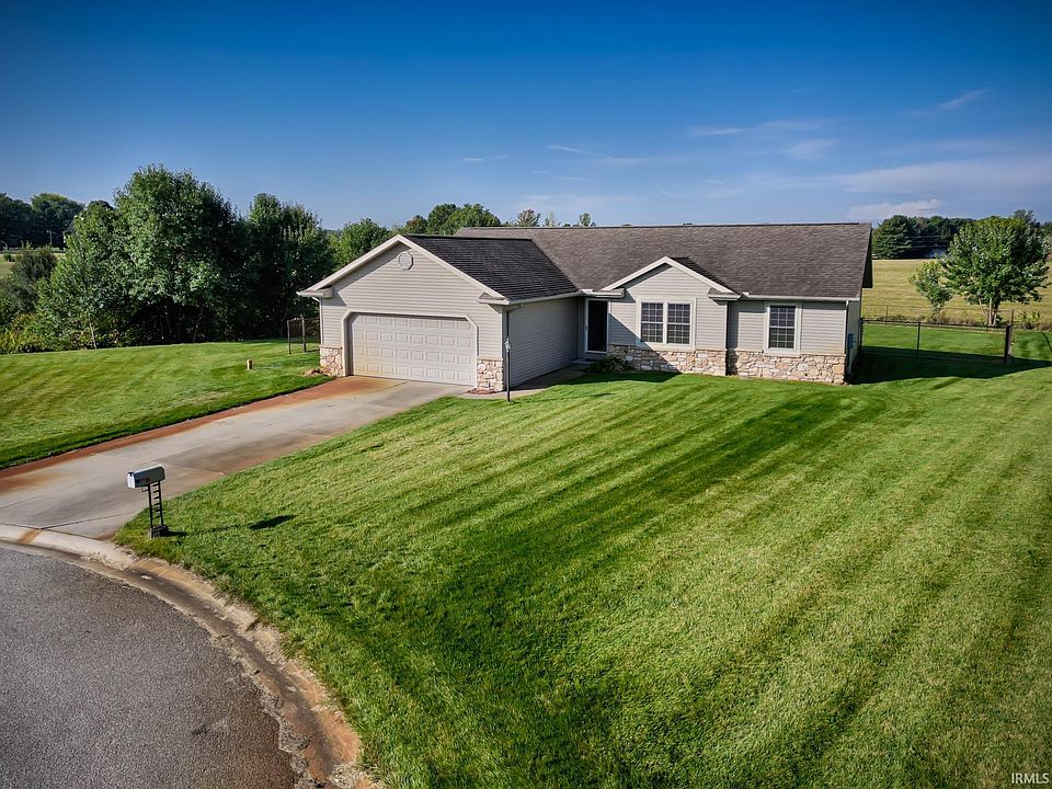 1st image of 57323 Garnet Ln