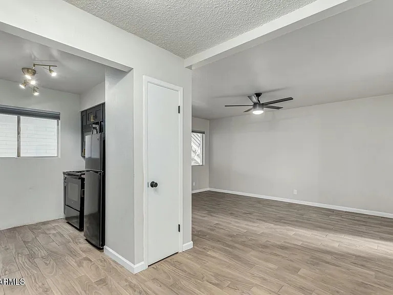 721 E Montebello Ave #108 — Photo 12
