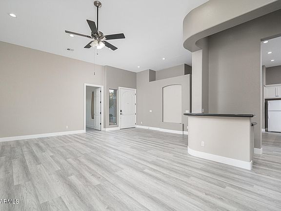 4th image of 2145 E ROSE GARDEN Lane
