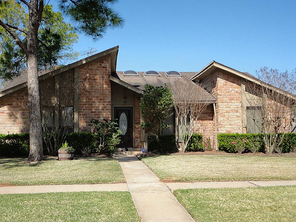 1st image of 2838 Pepper Wood Dr