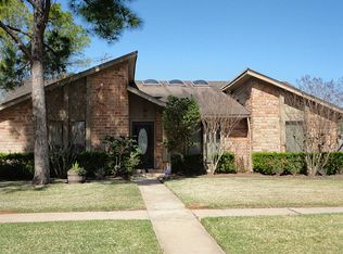 2838 Pepper Wood Dr, Sugar Land, TX 77479