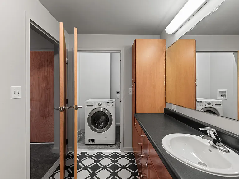 1006 Olive St #701 — Photo 8