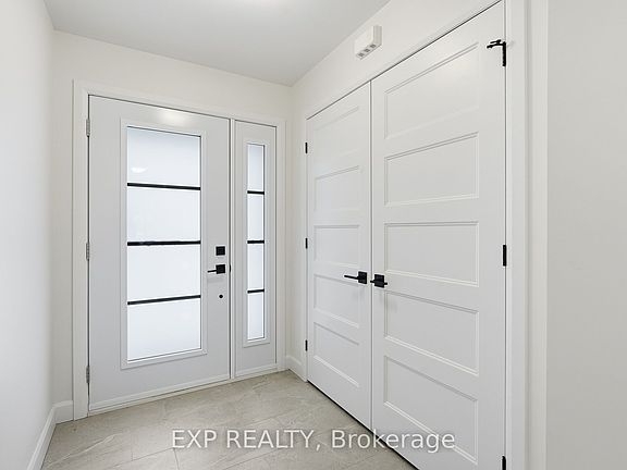 2nd image of 144 Elizabeth St